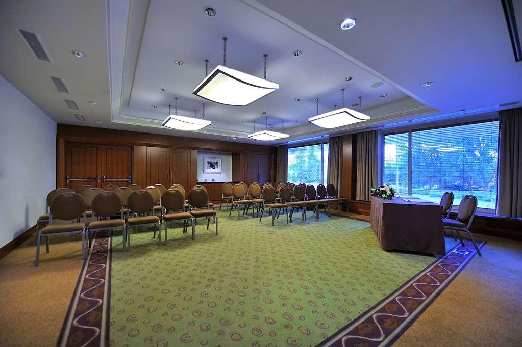 Regent Warsaw Hotel Faciliteiten foto The meeting room of the Federal Council